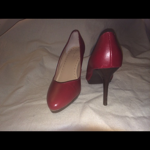 3 1/2 inch red heels