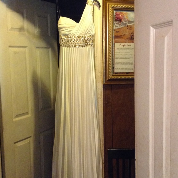 Royal Cream Prom Dress - Picture 3 of 4