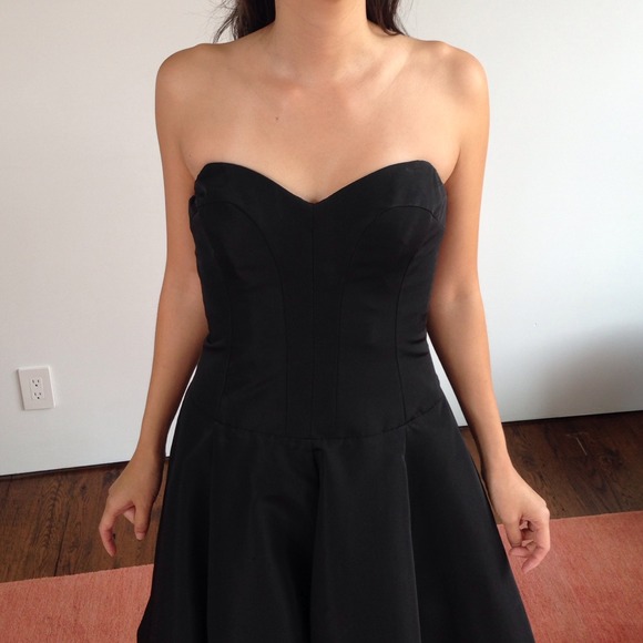 Nicole Miller sweetheart black strapless dress - Picture 4 of 4
