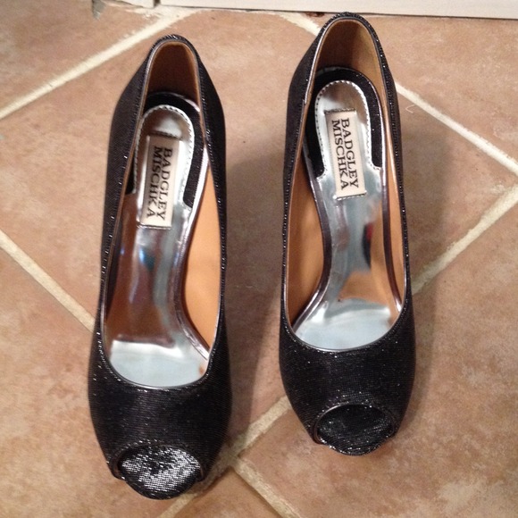 Badgley Mischka black and silver shimmer pumps.