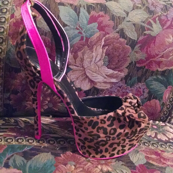 Nice heels never worn .