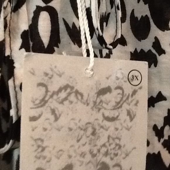 HOLD FOR CONNIE....NWT Animal print pants, 3X - Picture 3 of 4