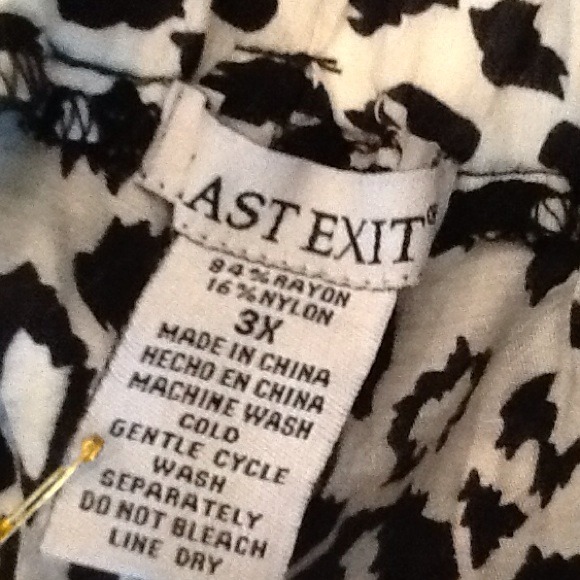 HOLD FOR CONNIE....NWT Animal print pants, 3X - Picture 4 of 4