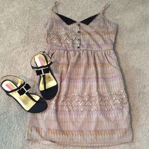 Printed dress with bottons