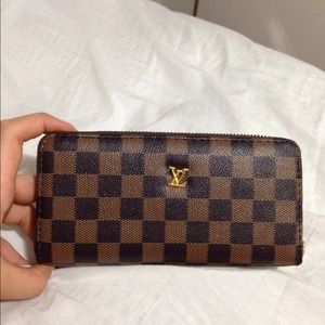 LV wallet