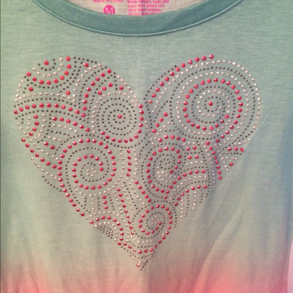 Super soft and comfy longsleeved tee! - Picture 2 of 2