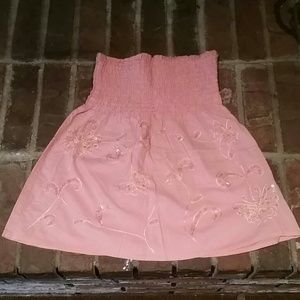 Peach top with beautiful design on front