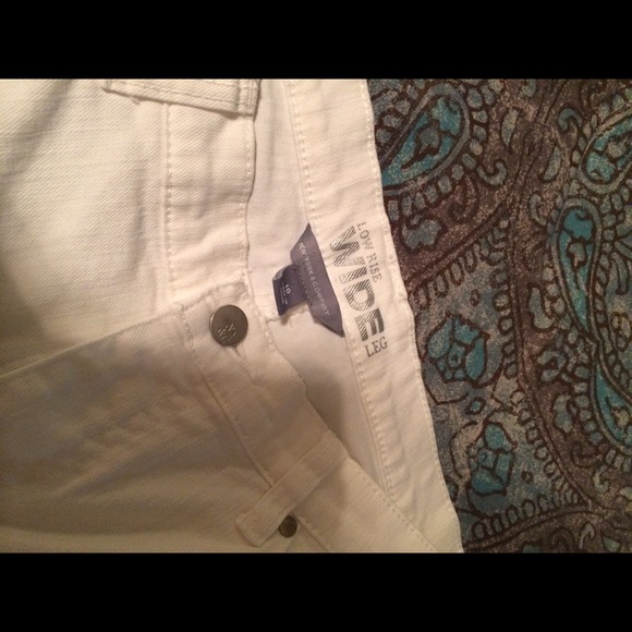 White denim capris! - Picture 2 of 3