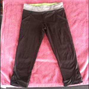 Lululemon Chase Me Crop II