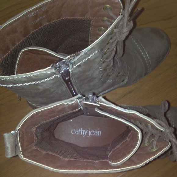 Cathy Jean Combat Boots - Picture 3 of 4