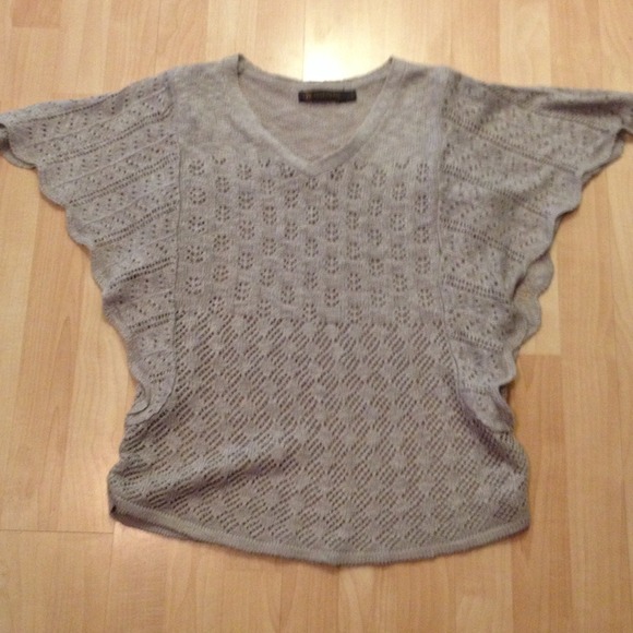 🎀Taupe bat wing sweater🎀