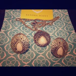Kendra Scott Set White Gold Earrings and Necklace