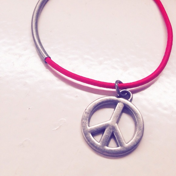 ✔️SOLD✔️ Cute peace bracelet