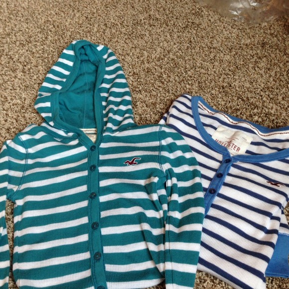 2 long sleeve Hollister tops