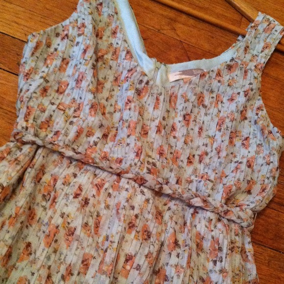 NWT Floral Print Dress - Picture 2 of 2