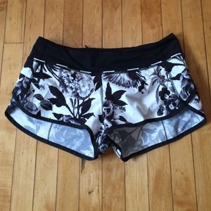 Lululemon Brisk Bloom Speed Shorts Sz 8