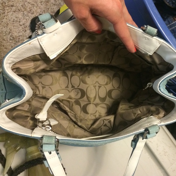 Light blue Coach Suede handbag - Picture 4 of 4