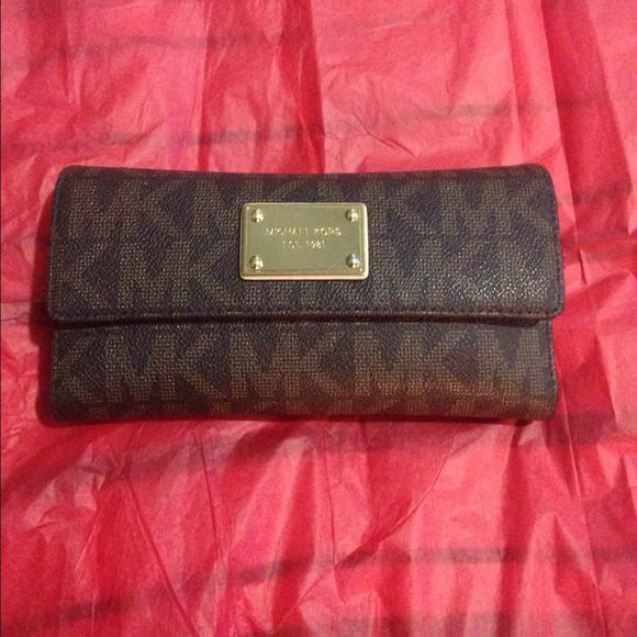 Michael Kors signature trifold wallet & checkbook