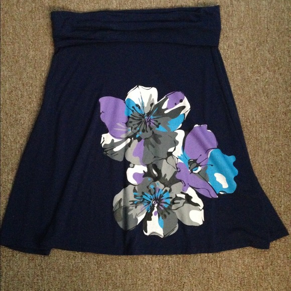 Navy blue fold over skirt. Sz med