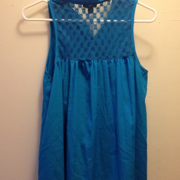 Blue Collared Tank Top🔄 - Picture 2 of 3
