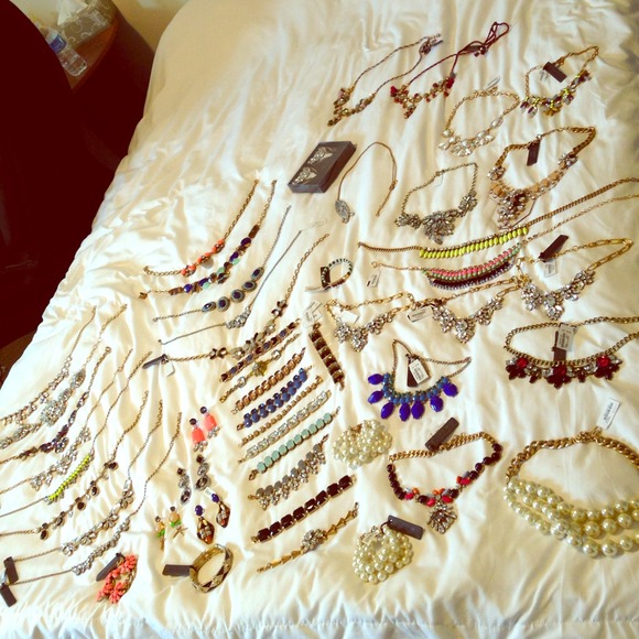The most J.Crew jewelry on poshmark 😊