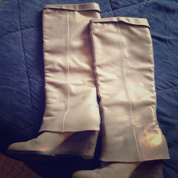 Grey wedge boots