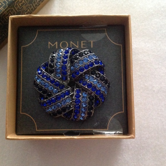 Monet Rhinestone Pin - Picture 5 of 5
