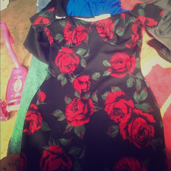 🌹 Roses Black dress🌹🌹🌹