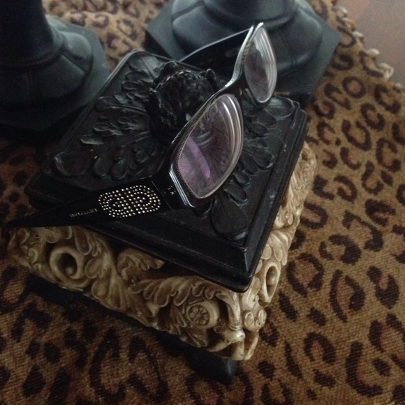 BVLGARI Accessories - Bvlgari bling frames👀