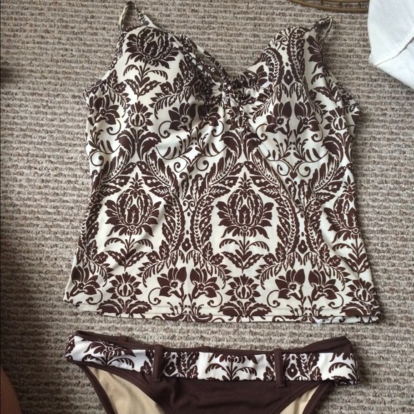 2 piece bathing suit - Picture 1 of 3