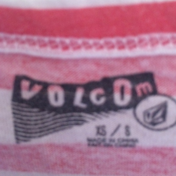 Simple red striped tee - Picture 2 of 2