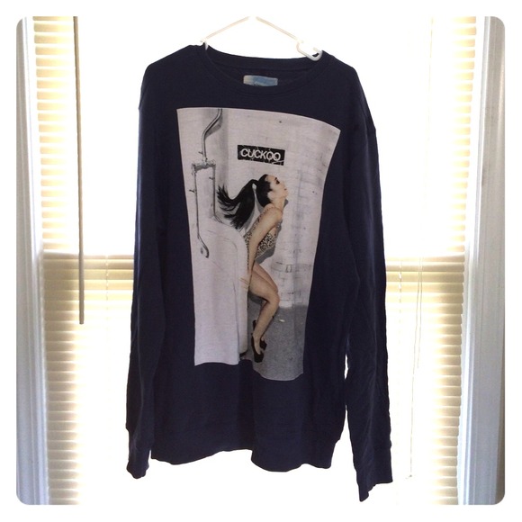 Sweatshirt