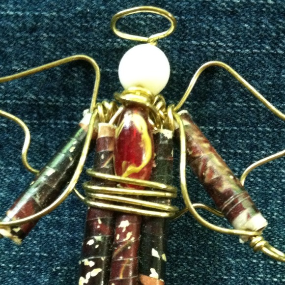 🖐🏽Handmade One of a Kind, Paper-bead Angel Pin - Picture 2 of 4