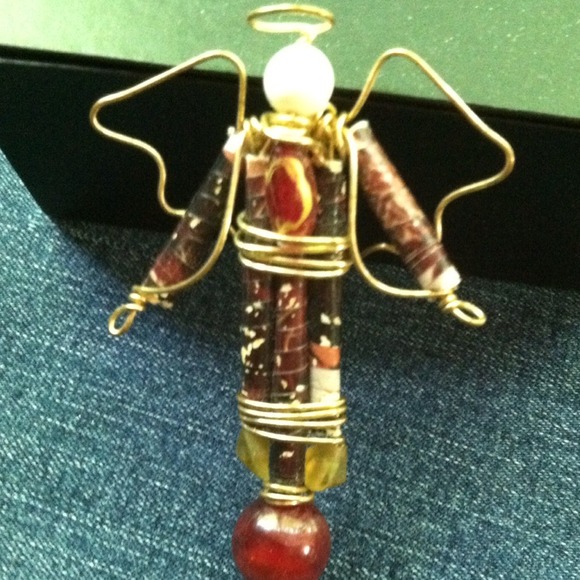 🖐🏽Handmade One of a Kind, Paper-bead Angel Pin - Picture 3 of 4