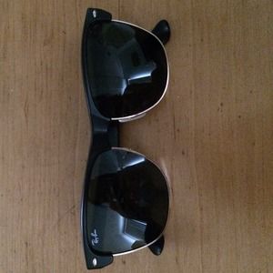 Rayban oversized clubmaster