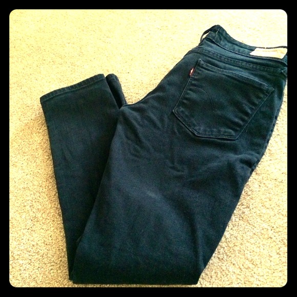 BLACK LEVI'S JEANS
