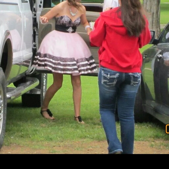 Prom dess - Picture 2 of 4