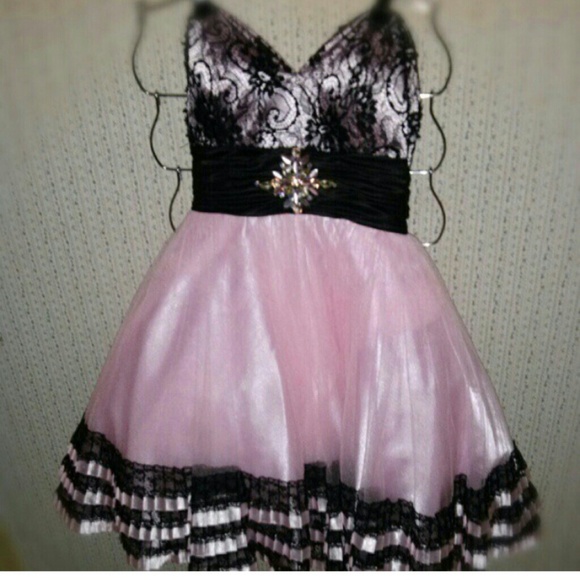 Prom dess - Picture 3 of 4