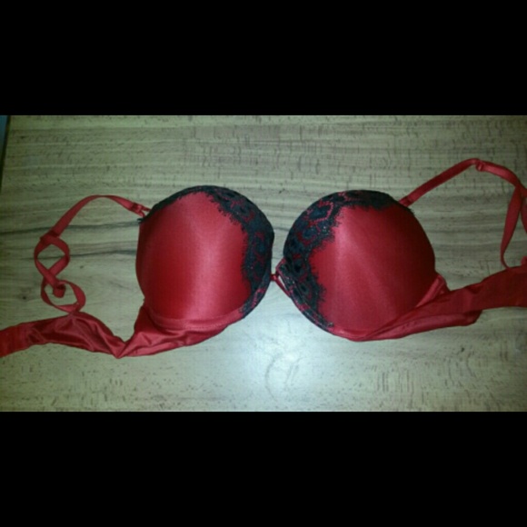 Victorias Secret Bombshell push up bra