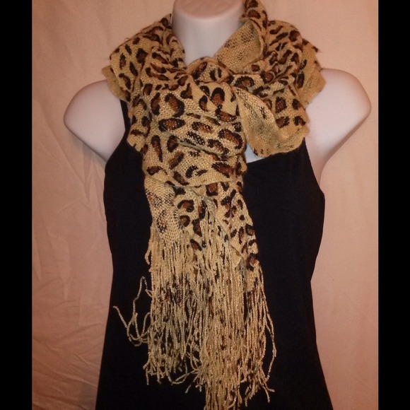 @Vanessa 2 for 1 multi purpose animal print scarve - Picture 2 of 4