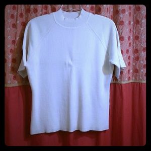 Short sleeve sweater