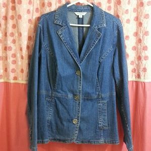 Denim Jacket/Waist Flattering seams!
