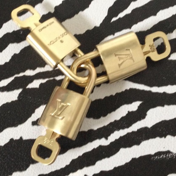 💯Authentic Louis Cuitton Brass Lock and Key