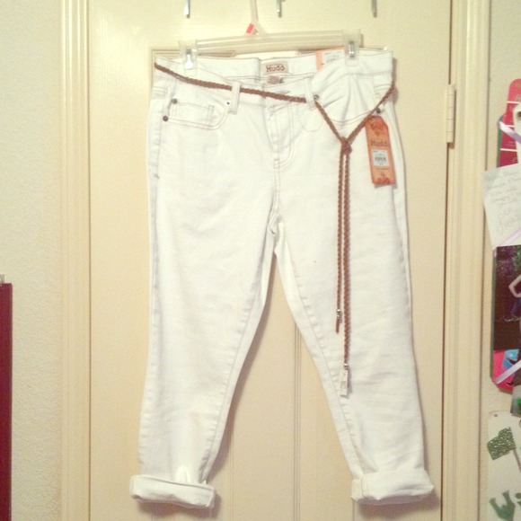 White Mudd jean capris