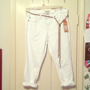 White Mudd jean capris