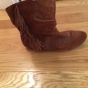 Brown fringe bootes