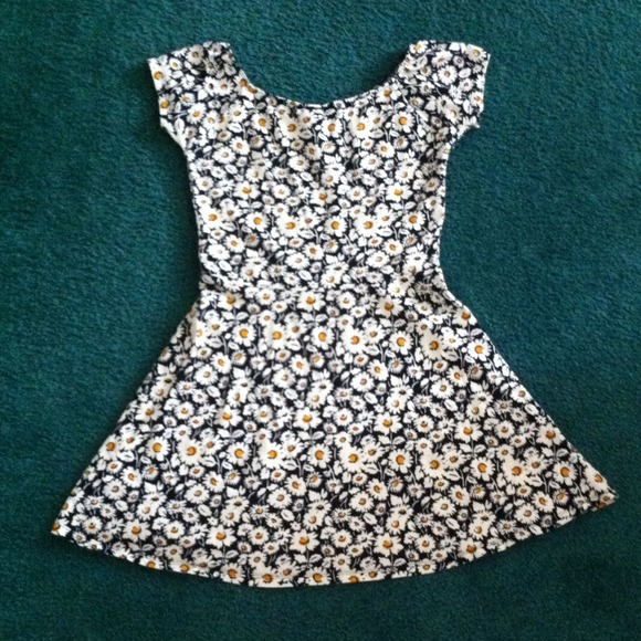 Daisy dress