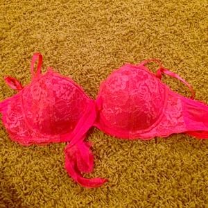 Women's Pink bra size 34c