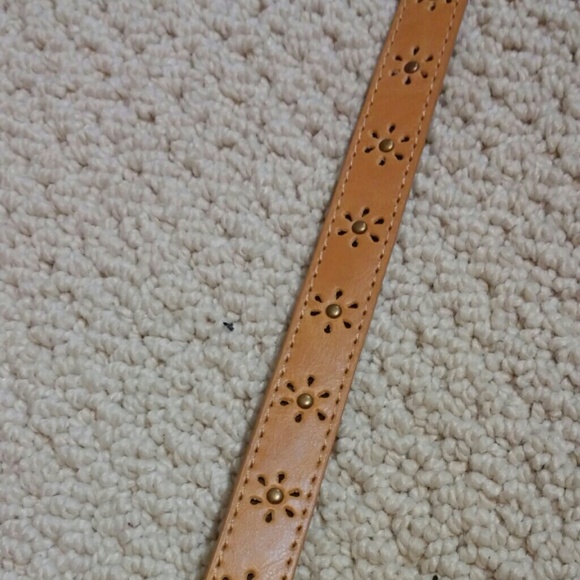 Light Brown Belt w/ Cutout Flowers - Picture 2 of 2