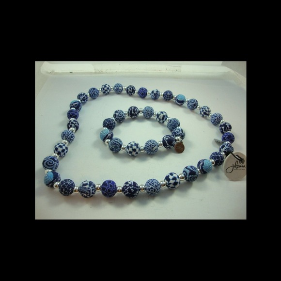 NWT Jilzara Blue/White Necklace Bracelet.